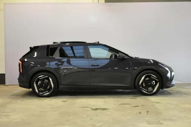 Kia EV4 (2026) thumbnail 3