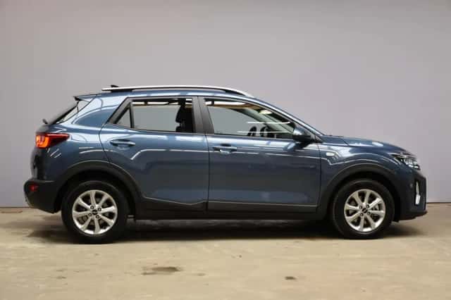 Kia Stonic (2025) thumbnail 4