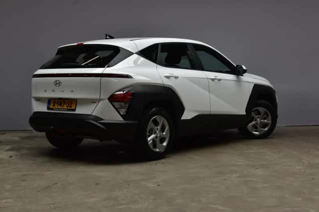 Hyundai Kona (2024) thumbnail 5