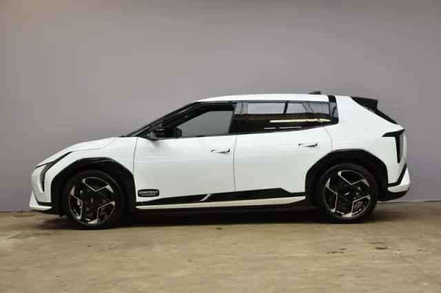 Kia EV4 (2026) thumbnail 2