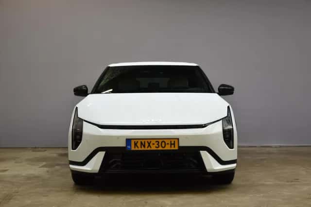 Kia EV4 (2026) thumbnail 3
