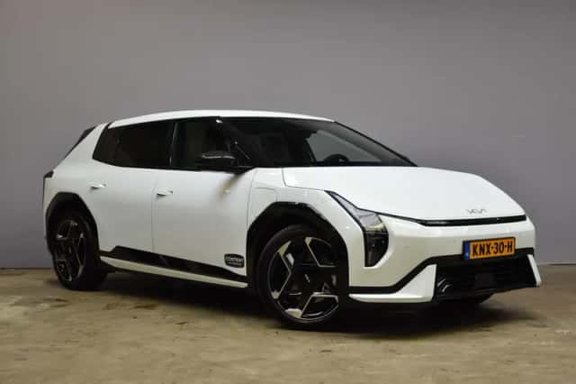 Kia EV4 (2026) thumbnail 4