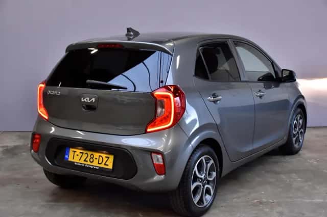 Kia Picanto (2023) thumbnail 5