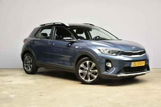 Kia Stonic (2019) thumbnail 3