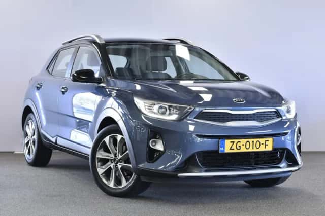 Kia Stonic (2019) thumbnail 3