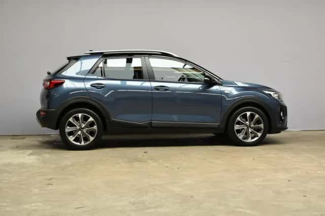 Kia Stonic (2019) thumbnail 4