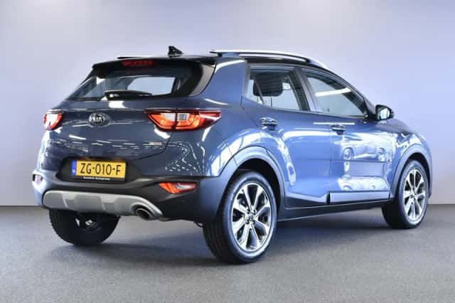 Kia Stonic (2019) thumbnail 5
