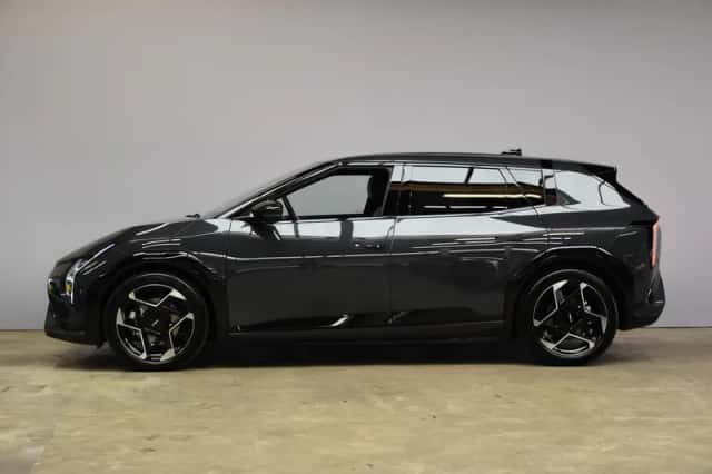 Kia EV4 (2026) thumbnail 2