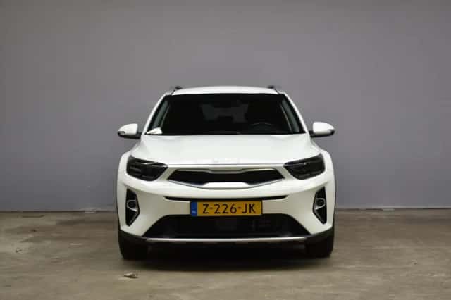 Kia Stonic (2024) thumbnail 2