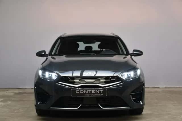 Kia Ceed Sportswagon (2023) thumbnail 2