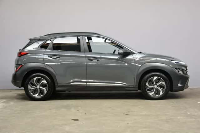 Hyundai Kona (2021) thumbnail 4