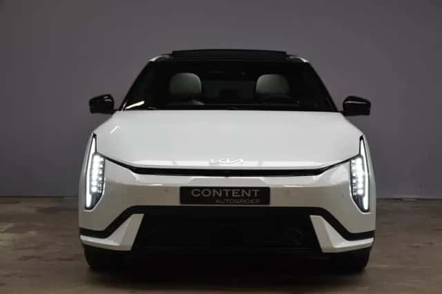Kia EV4 (2026) thumbnail 3