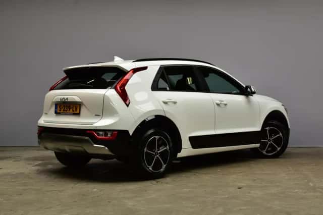 Kia Niro (2023) thumbnail 5