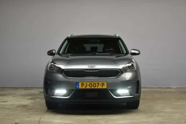 Kia Niro (2017) thumbnail 2