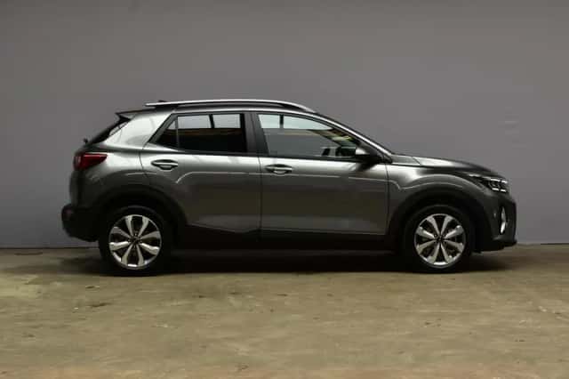 Kia Stonic (2025) thumbnail 4