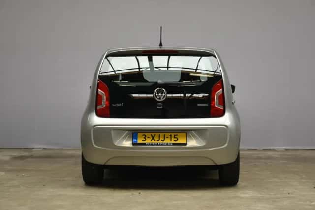 Volkswagen Up! (2014) thumbnail 6