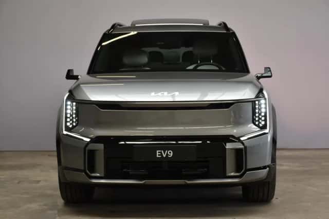 Kia EV9 (2026) thumbnail 2