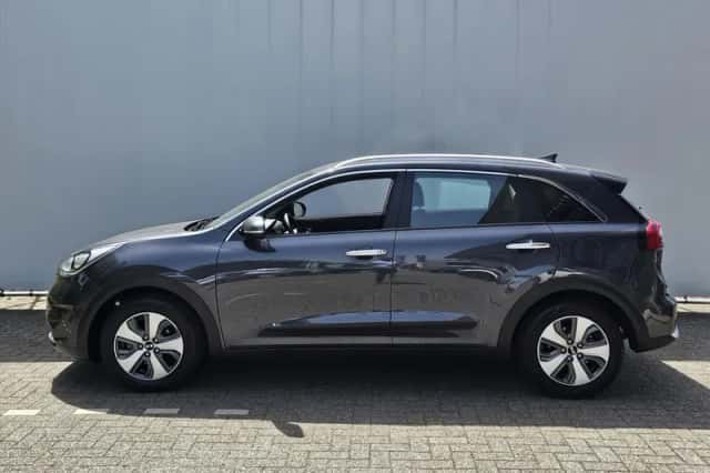 Kia Niro (2019) thumbnail 2
