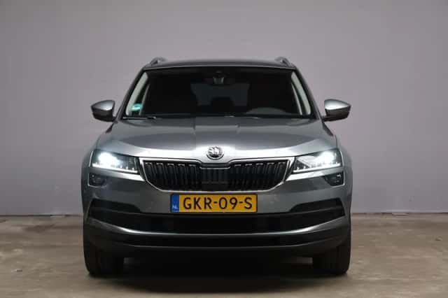 Škoda Karoq (2021) thumbnail 2