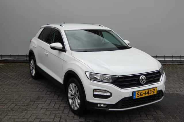 Volkswagen T-Roc (2018) thumbnail 3