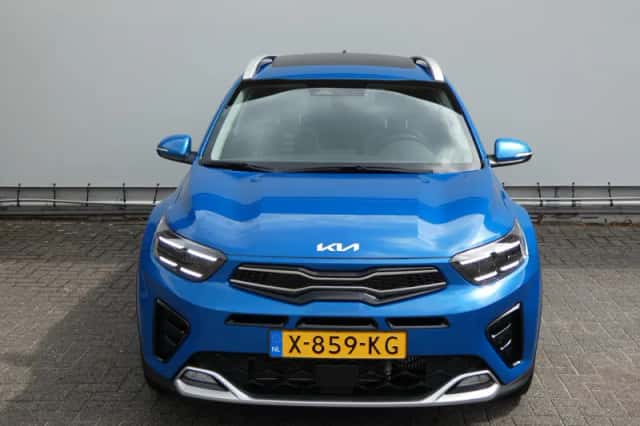 Kia Stonic (2023) thumbnail 2