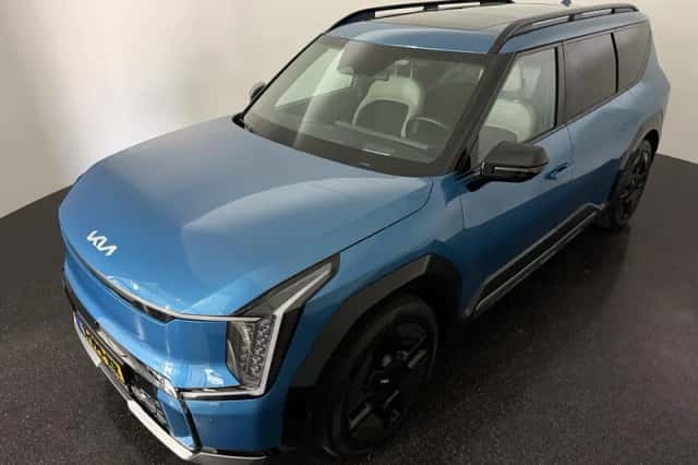Kia EV9 (2024) thumbnail 2