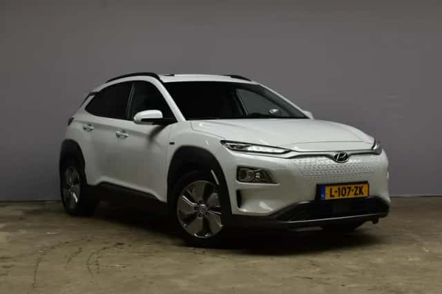 Hyundai Kona (2021) thumbnail 3