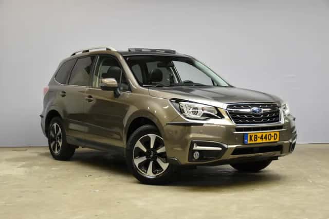 Subaru Forester (2016) thumbnail 3