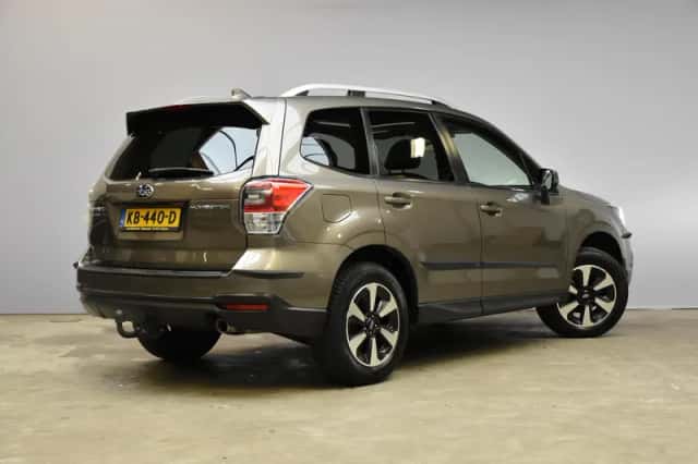 Subaru Forester (2016) thumbnail 5