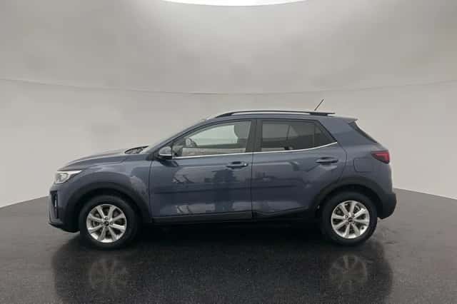 Kia Stonic (2018) thumbnail 2