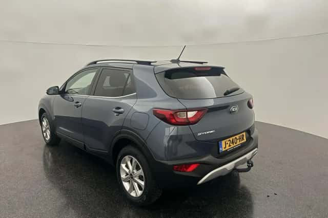 Kia Stonic (2018) thumbnail 3