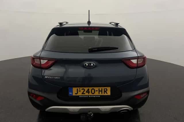 Kia Stonic (2018) thumbnail 5
