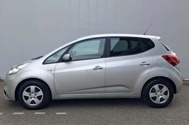 Kia Venga (2016) thumbnail 2