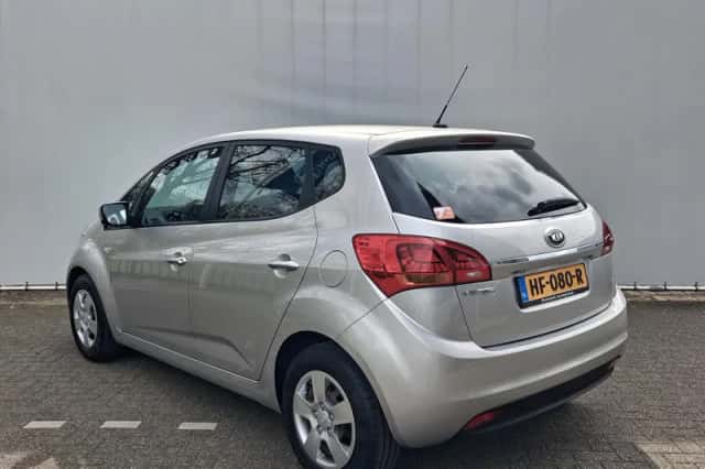 Kia Venga (2016) thumbnail 3