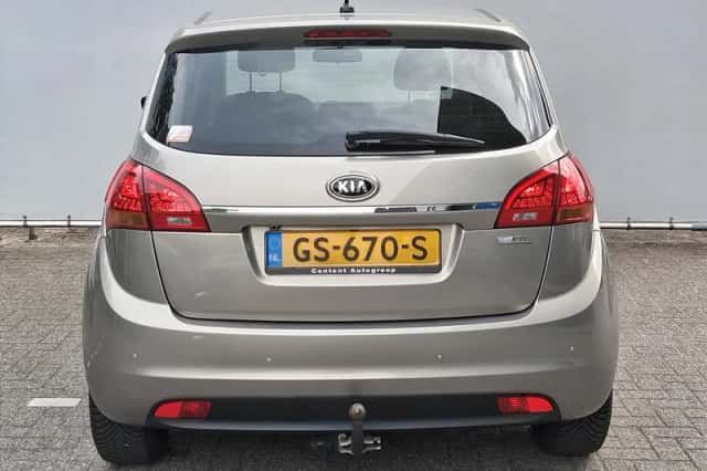 Kia Venga (2015) thumbnail 4