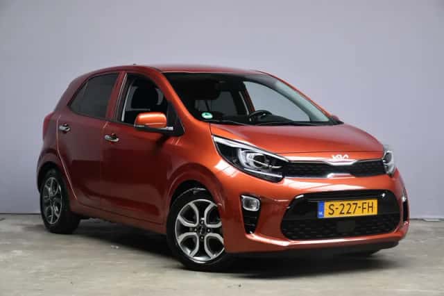 Kia Picanto (2023) thumbnail 3