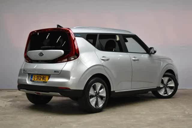 Kia Soul EV (2021) thumbnail 5
