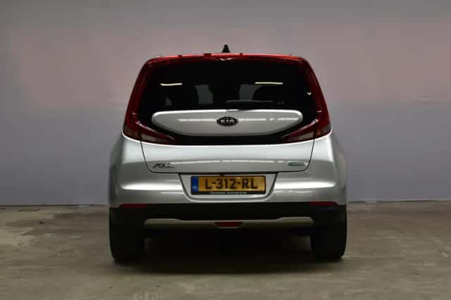 Kia Soul EV (2021) thumbnail 6