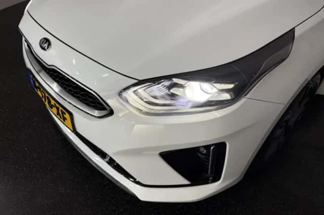Kia Proceed (2026) thumbnail 3