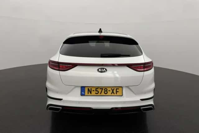 Kia Proceed (2026) thumbnail 6