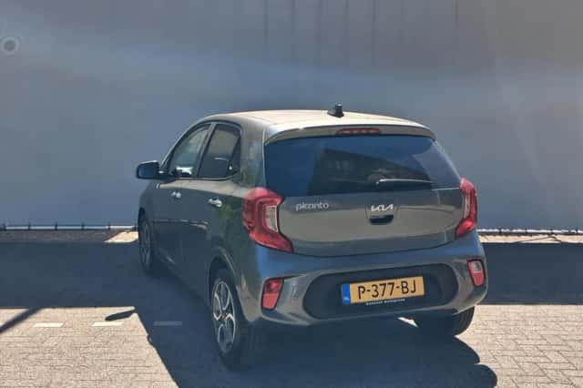 Kia Picanto (2022) thumbnail 3