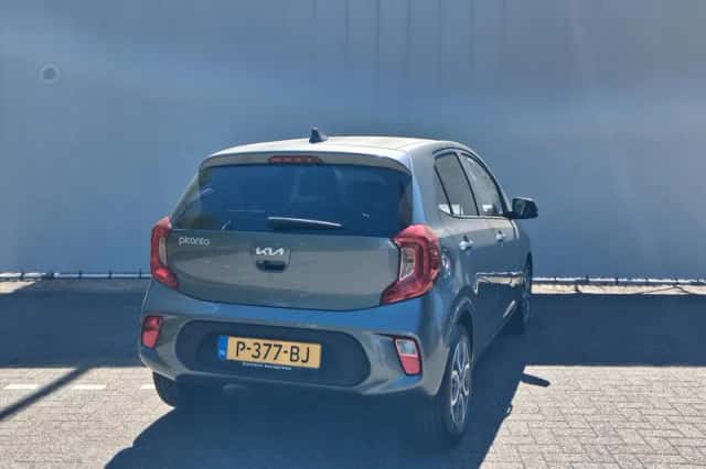 Kia Picanto (2022) thumbnail 4