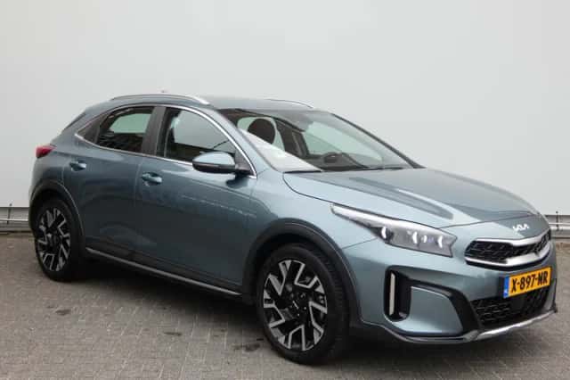 Kia XCeed (2024) thumbnail 3