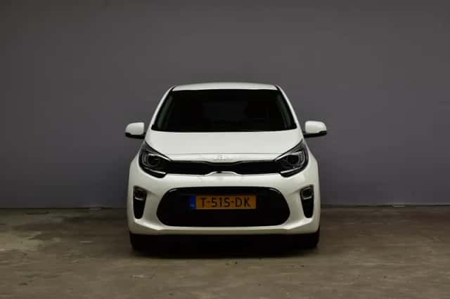 Kia Picanto (2023) thumbnail 2