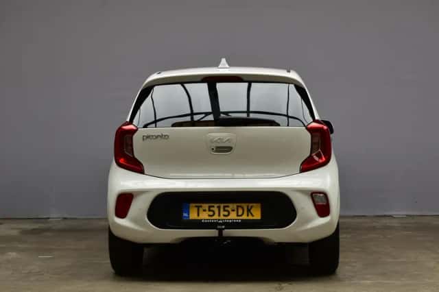 Kia Picanto (2023) thumbnail 6