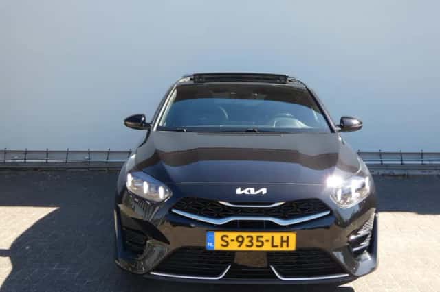 Kia Proceed (2023) thumbnail 2