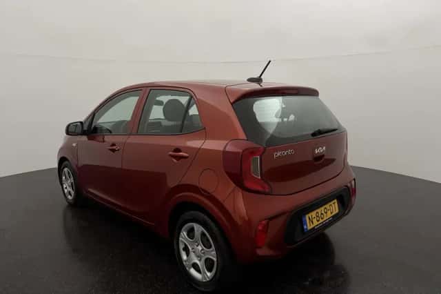 Kia Picanto (2021) thumbnail 3