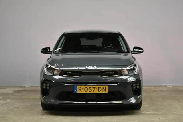 Kia Rio (2022) thumbnail 2