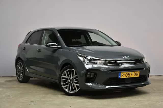 Kia Rio (2022) thumbnail 3