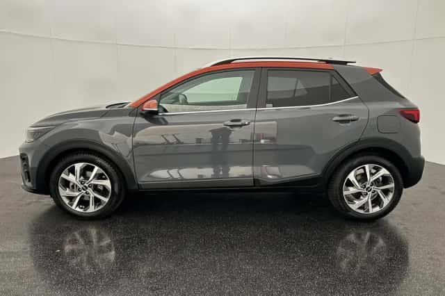 Kia Stonic (2022) thumbnail 2